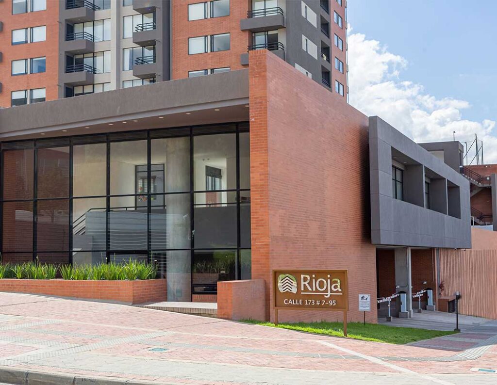 Rioja: Apartamentos en venta en la Calle 170 | Urbansa